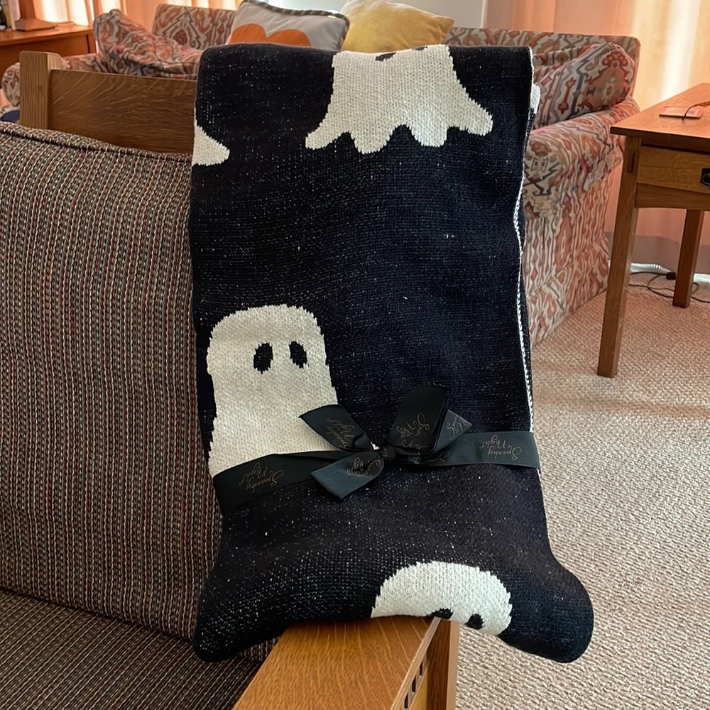 Spooky night ghost blanket
